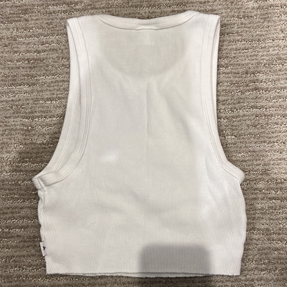 TNA White Ribbed Crop Tank - Picture 3 of 3